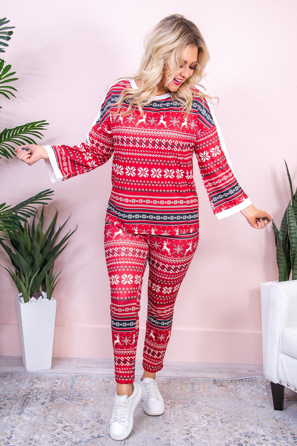 Olivia Mark – Functional Christmas Pajamas With Button, 53% OFF