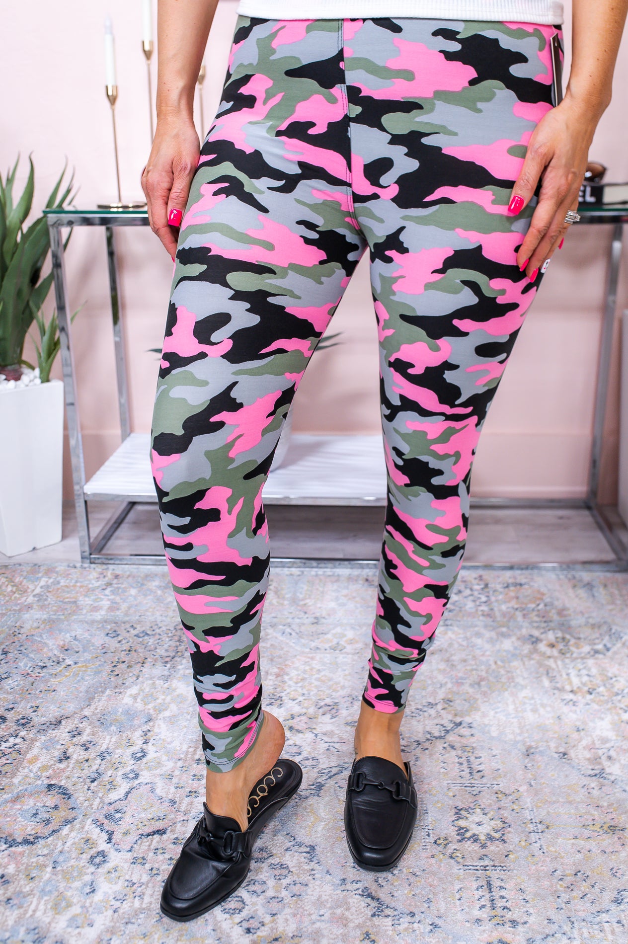 What To Wear With Pink Camo Leggings