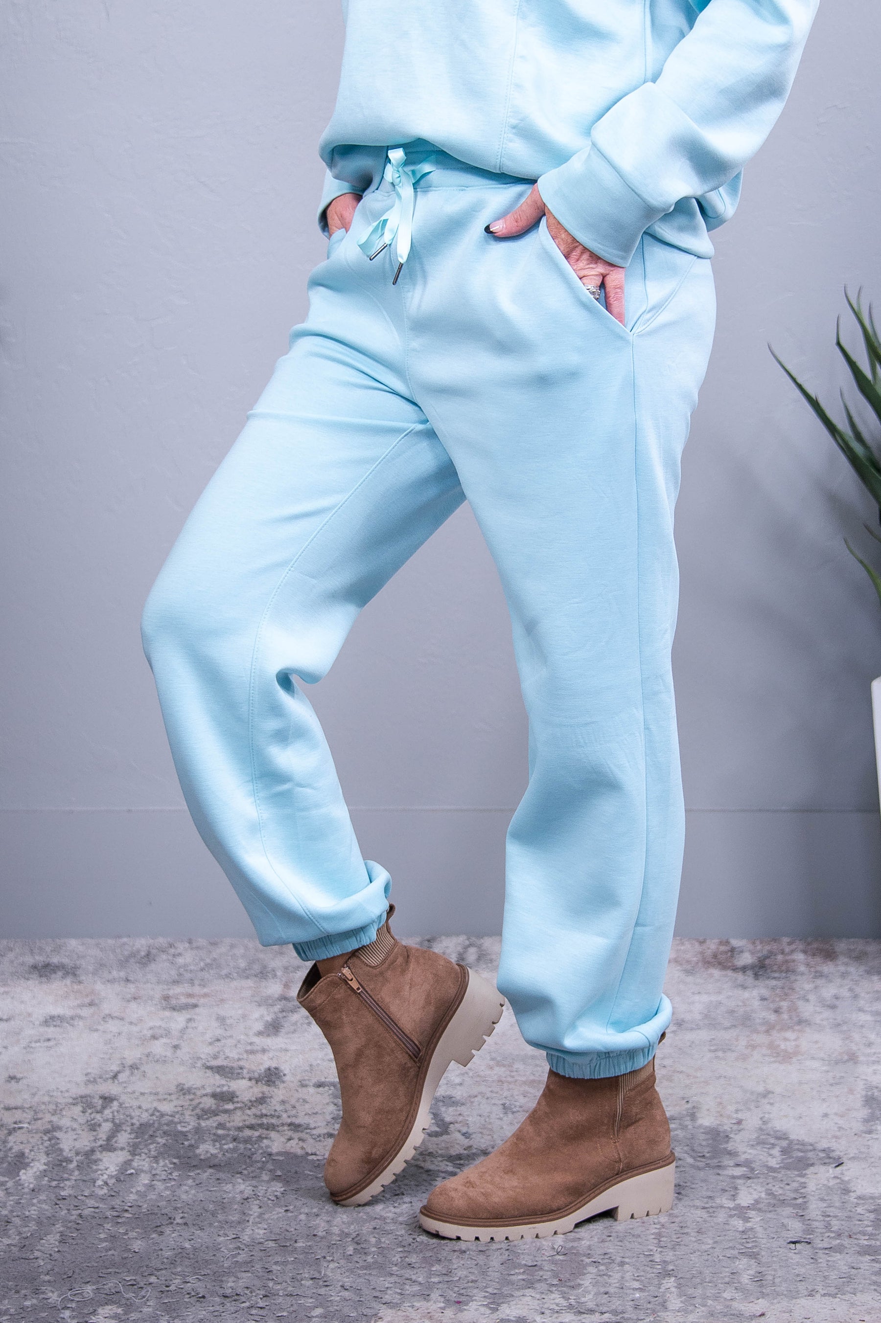 Travel Collection Hamptons Blue Solid Pants - PNT1757BL