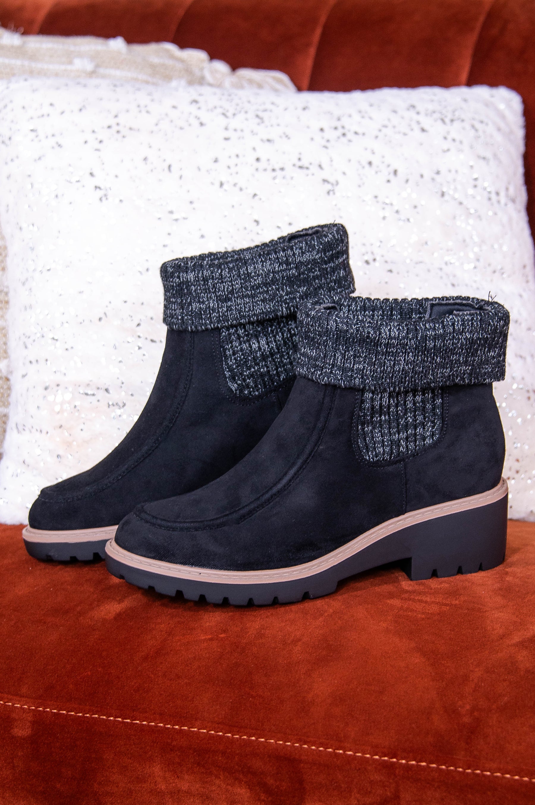 Trenching Through The Snow Black Suede Booties - SHO2760BK