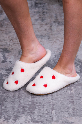 I Am So Loved White/Red Heart Printed Fuzzy Slippers - SHO2763WH