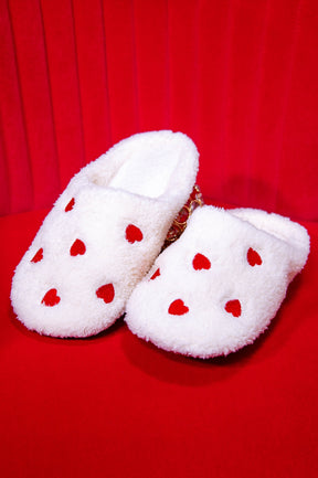 I Am So Loved White/Red Heart Printed Fuzzy Slippers - SHO2763WH