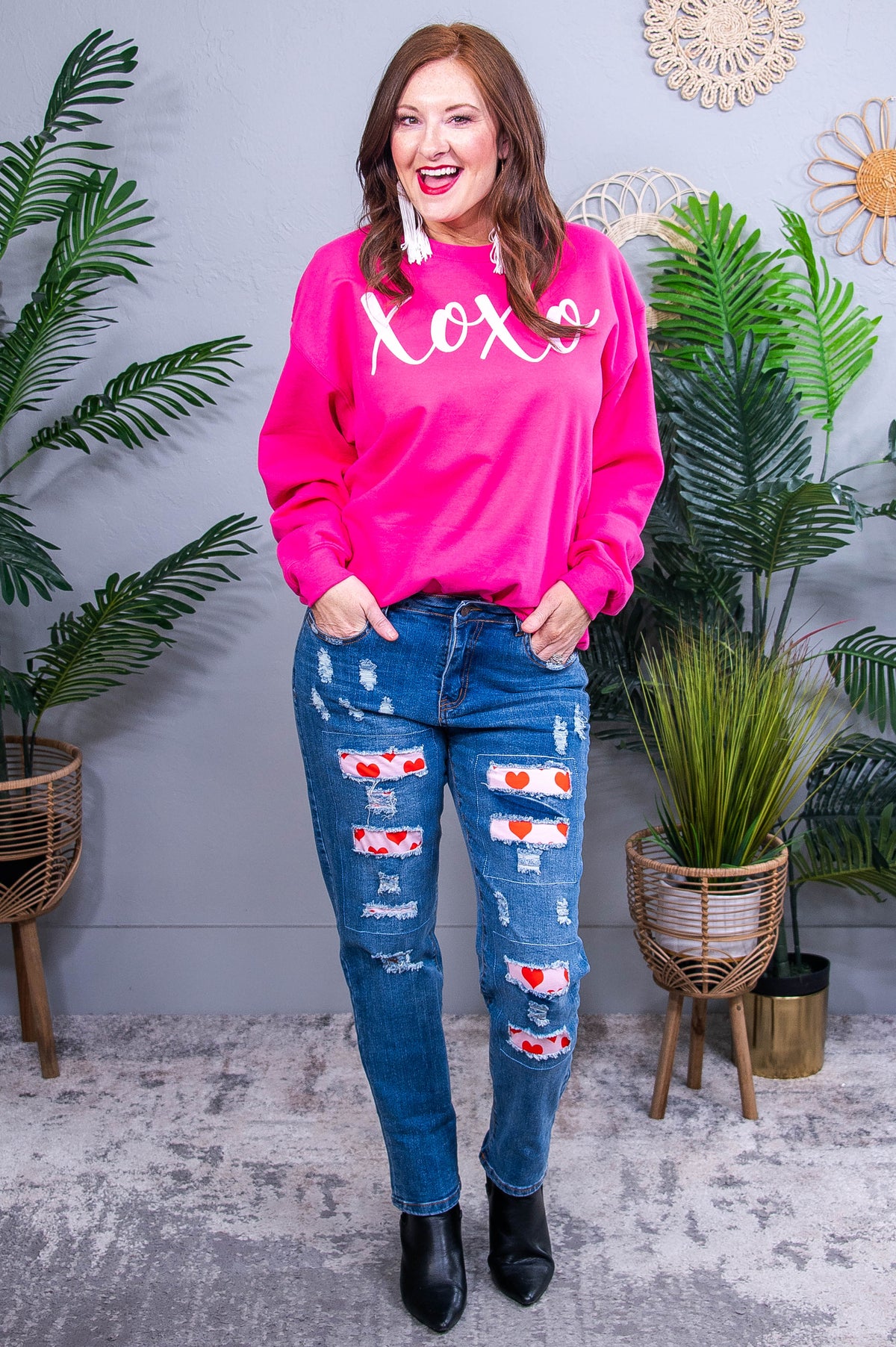 XOXO Cyber Pink/Heliconia Graphic Sweatshirt - A3897HE