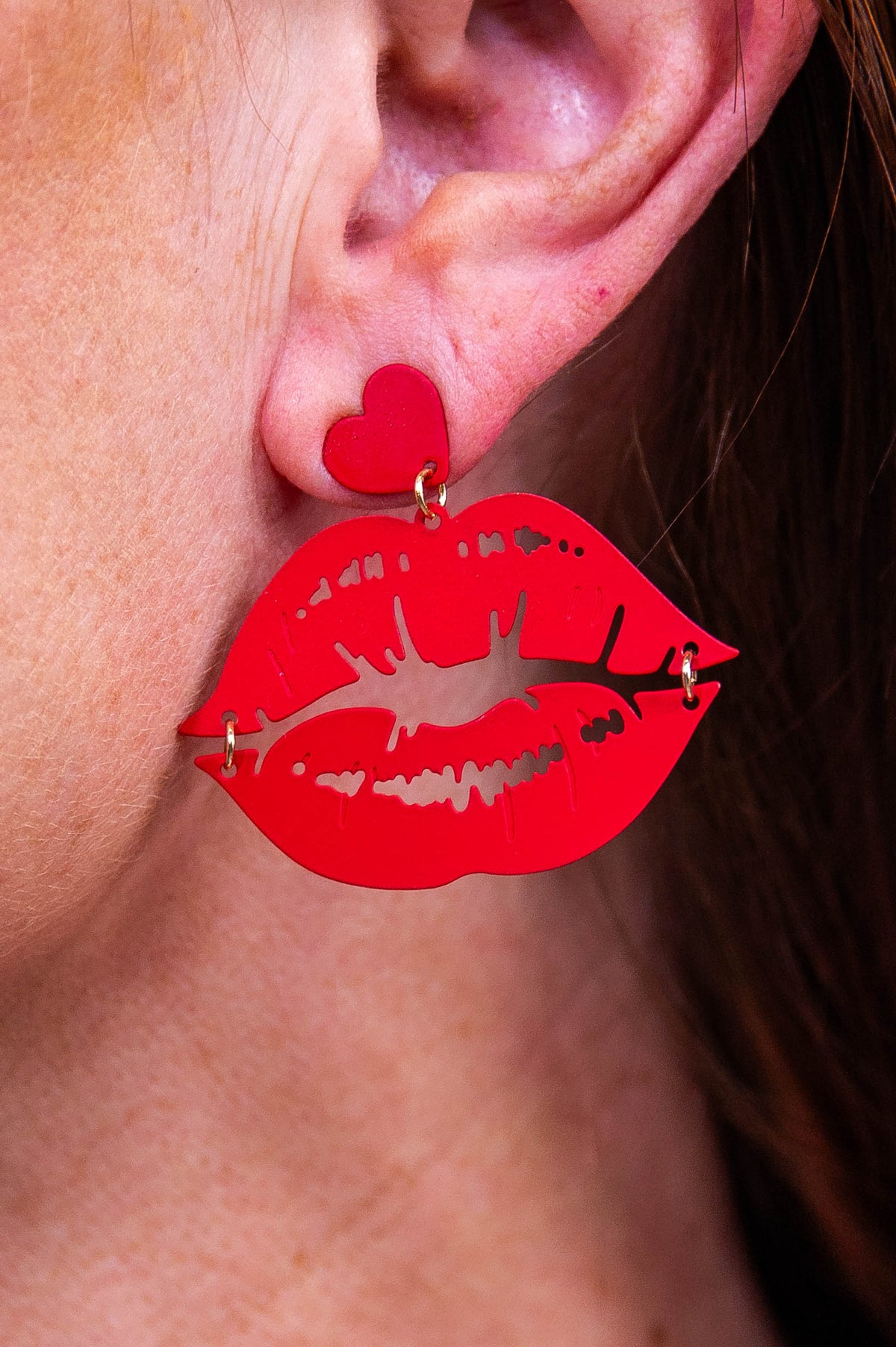 Red Filigree Lips Earrings - EAR4457RD