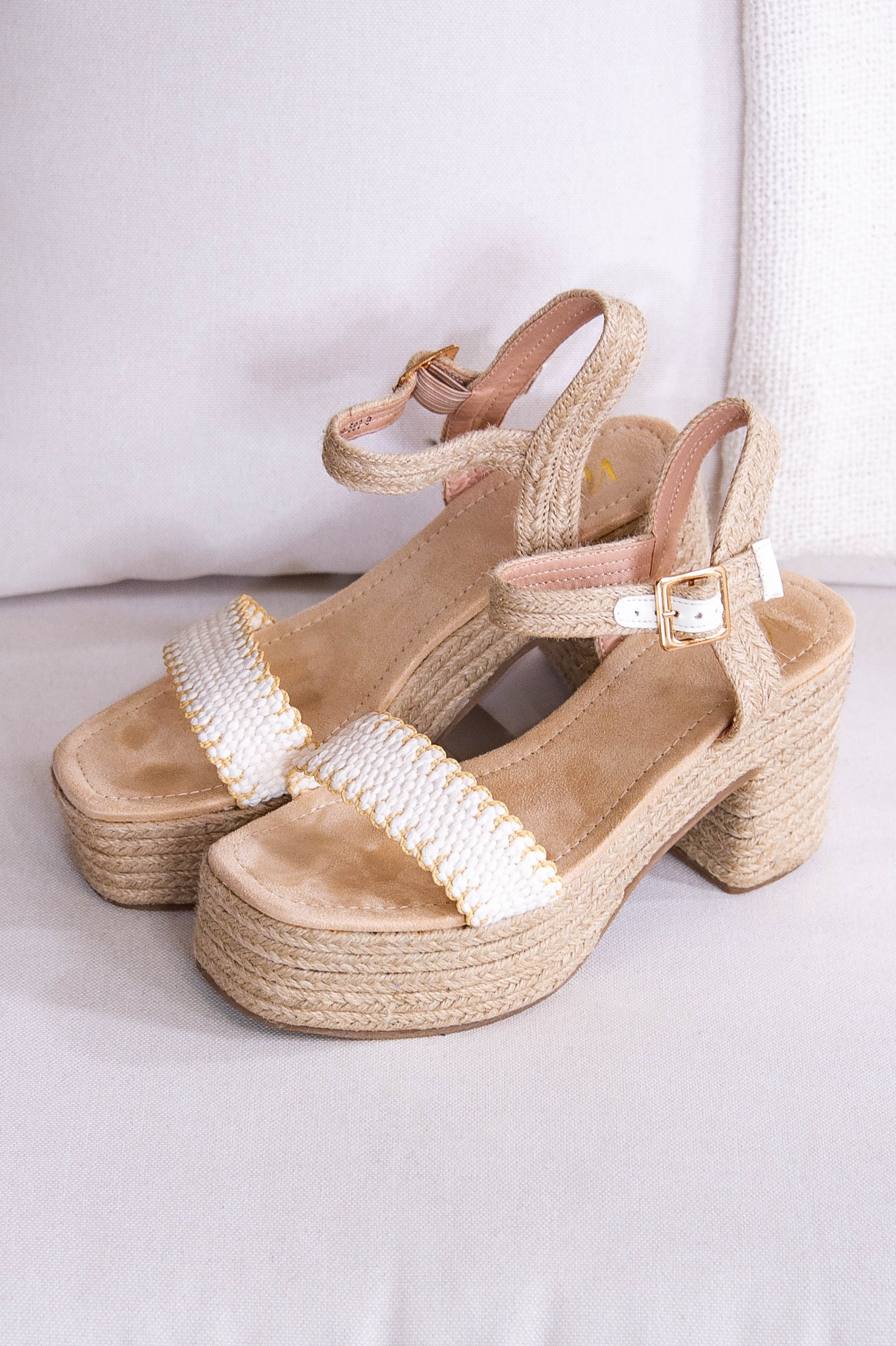 Elise Wedge in Off White