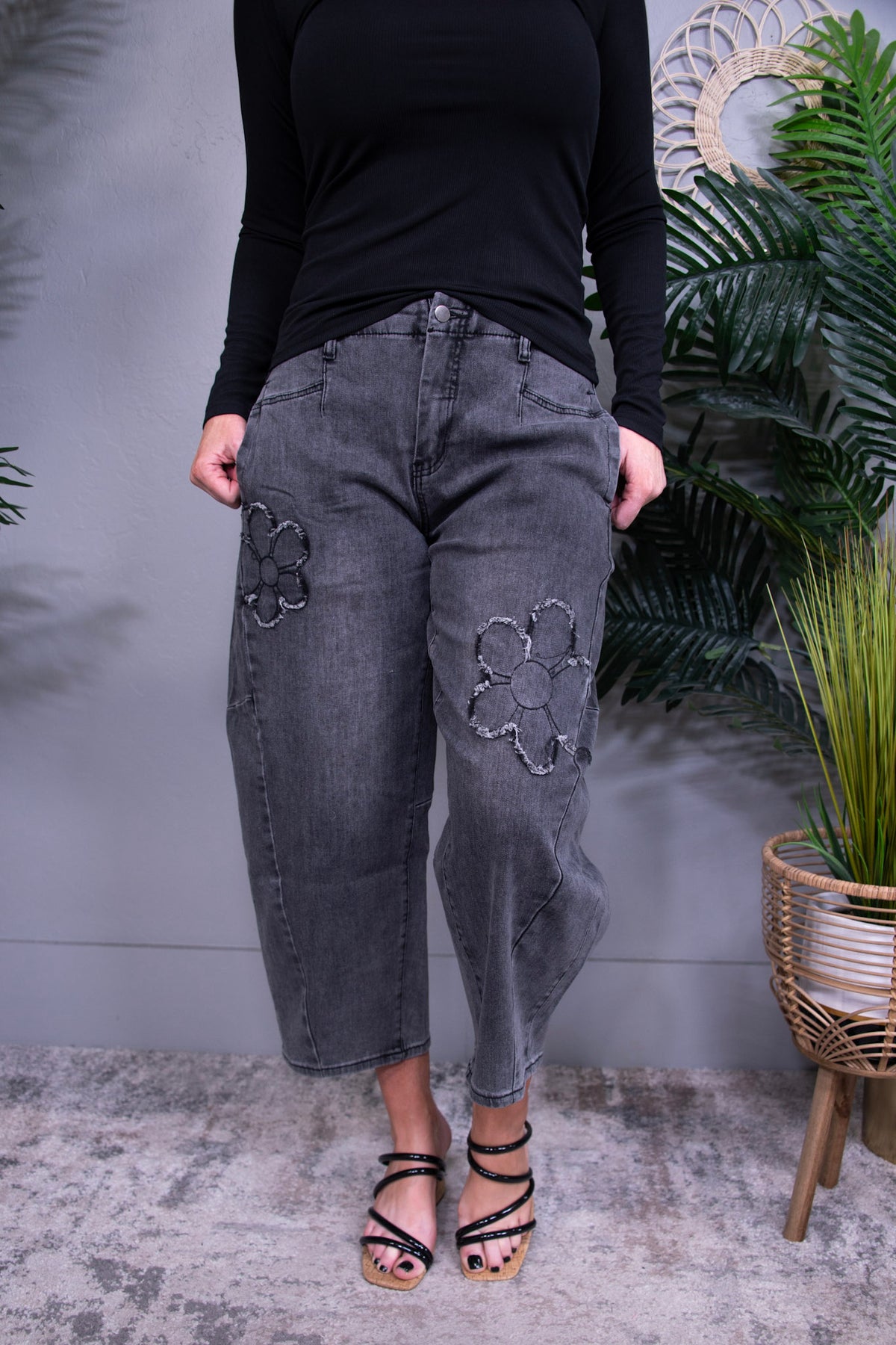 Zuri Vintage Black Floral Barrel Denim Jeans - K1300BK