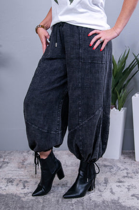 I'm Making My Own Way Vintage Black Solid Pants - PNT1732VBK