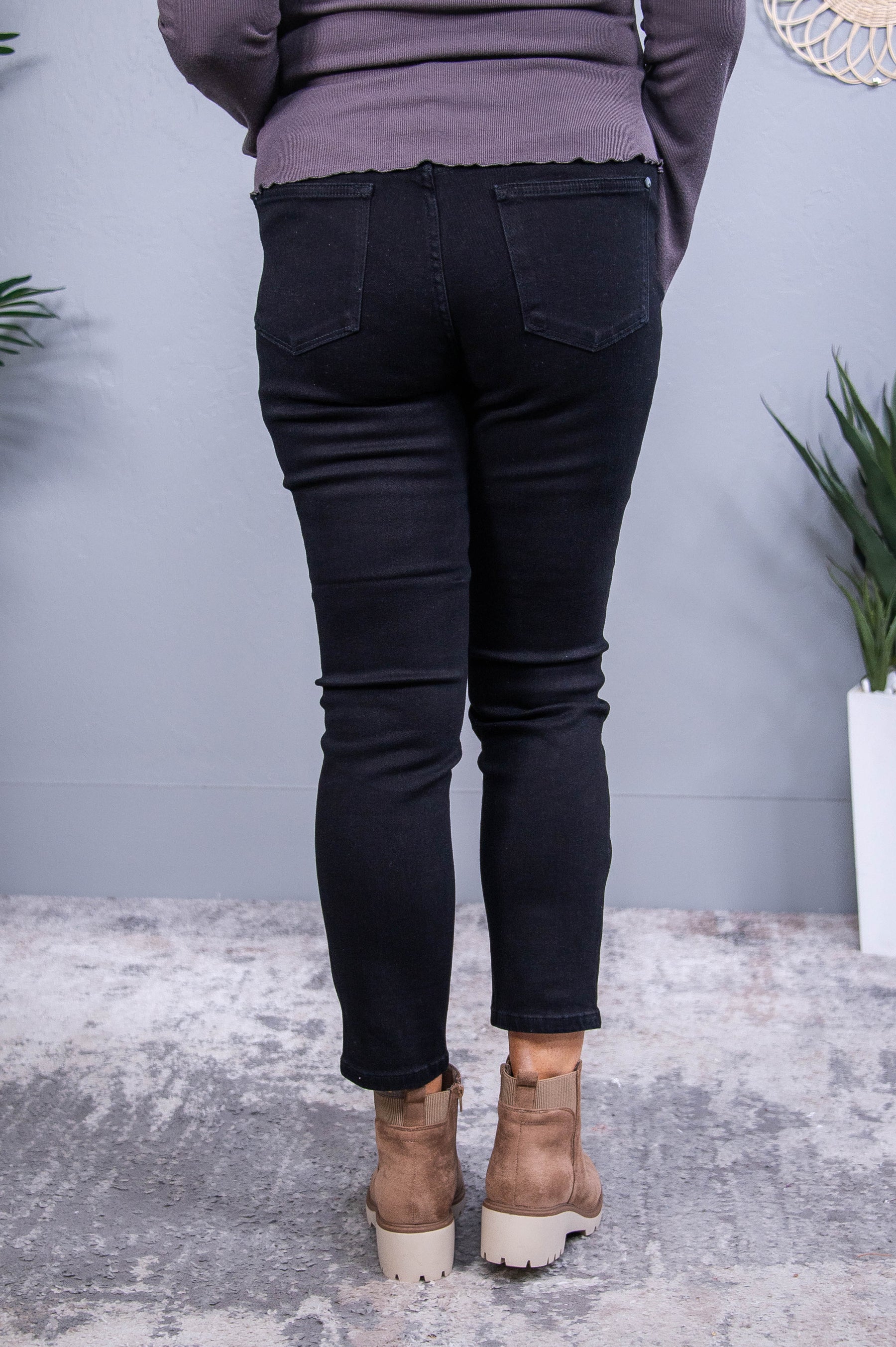 Reighlyn Black Solid Jeans - K1176BK