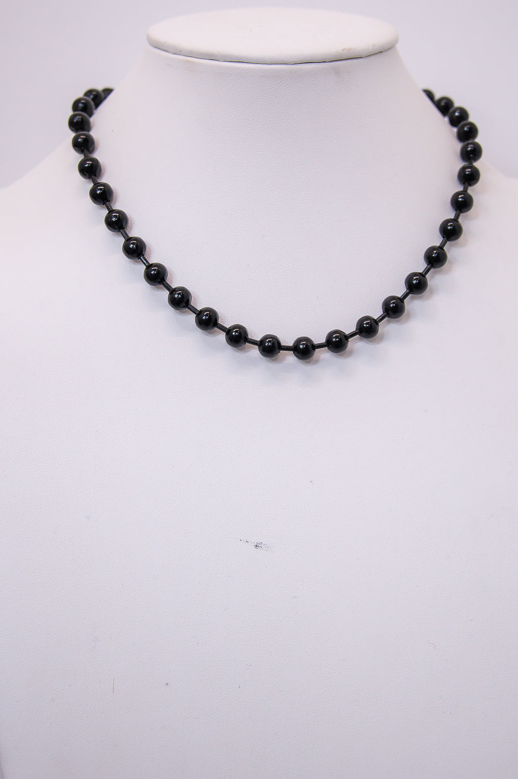 Pearl and Black Seed Bead Necklace - TheBlackCat's Ko-fi Shop - Ko