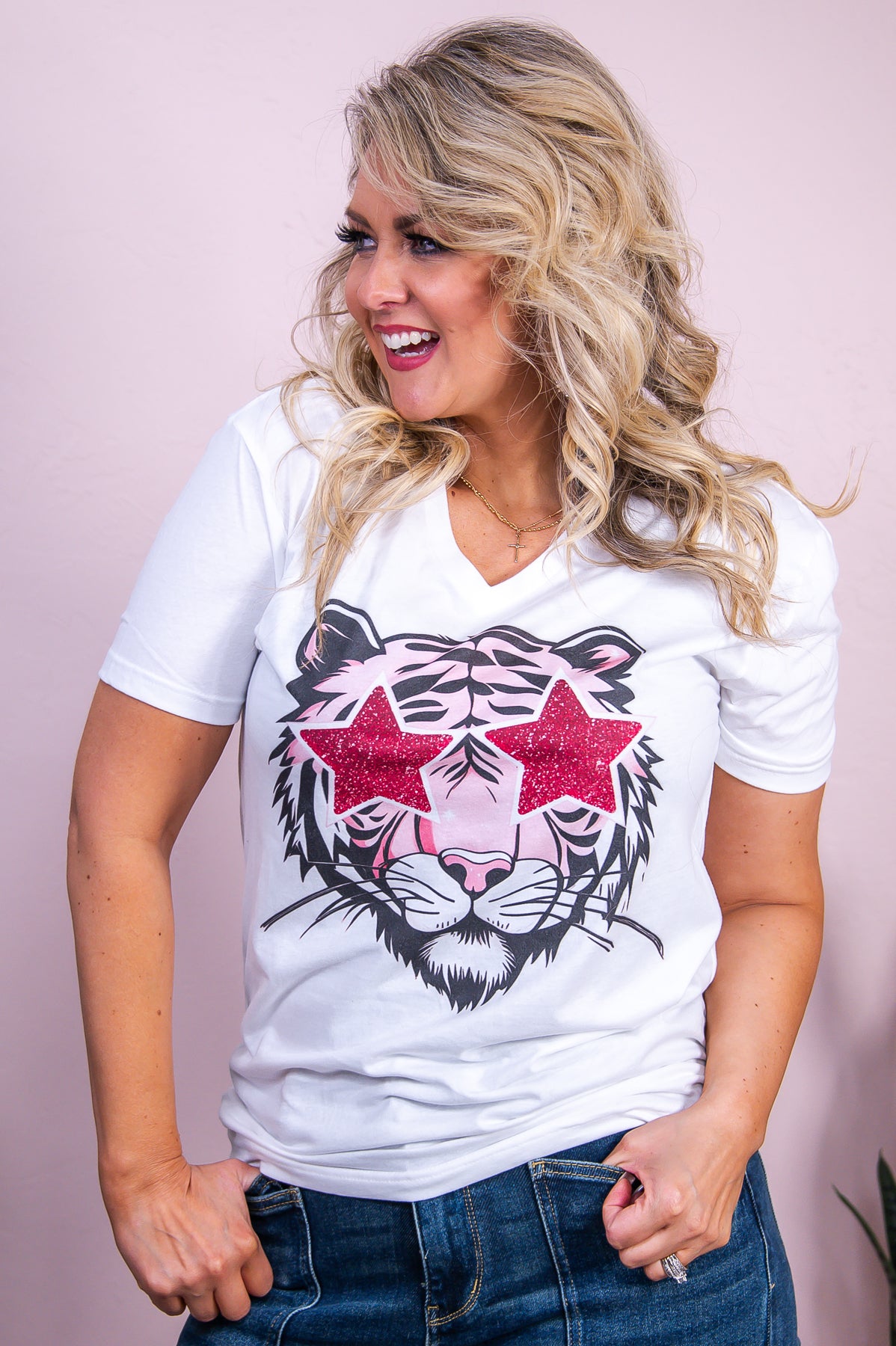 Think Like A Queen White Graphic Tee - A3404WH