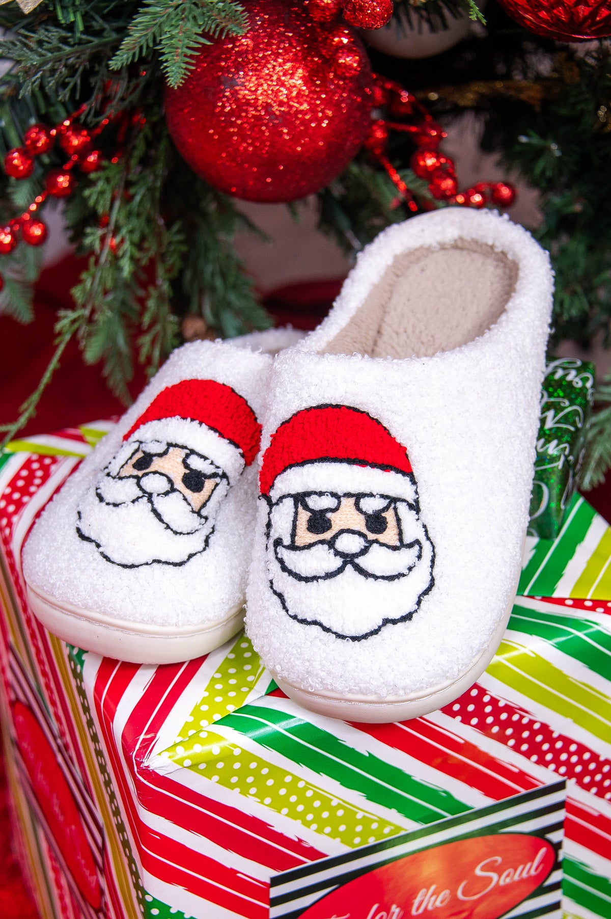 Here Comes Santa White Santa Printed Fuzzy Slippers - SHO2746WH