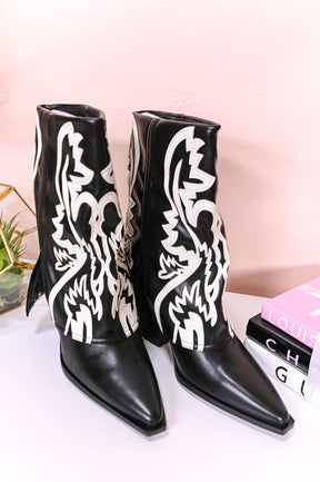 Cowgirl Confessions Black/White Printed Boots - SHO2501BK