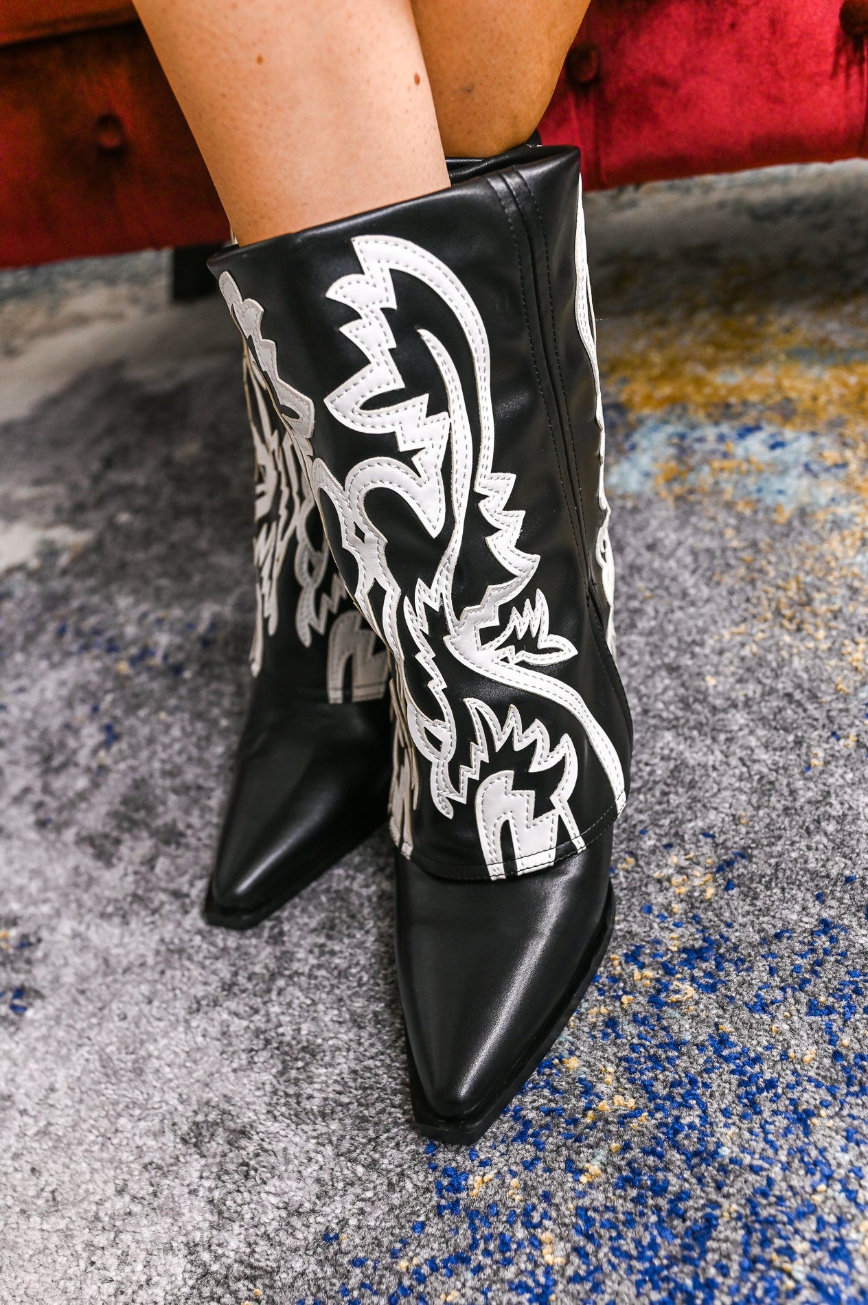 Cowgirl Confessions Black/White Printed Boots - SHO2501BK